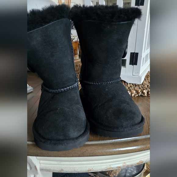 UGG - Picture 5 of 17